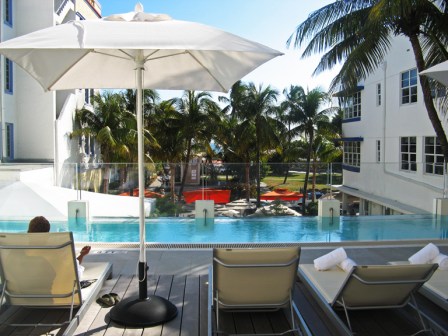 hotel breakwater pool